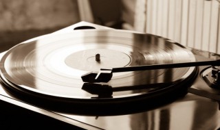 沉沦与遐想歌词 沉沦与遐想歌词是什么