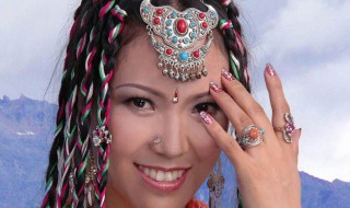 桑吉卓玛原唱 桑吉卓玛歌词