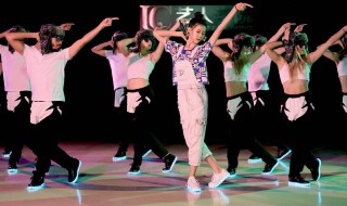 毽子步教程 鬼步舞中的毽子步怎么跳呢