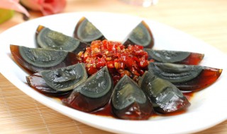 皮蛋怎么切不会碎 如何切出完整的皮蛋