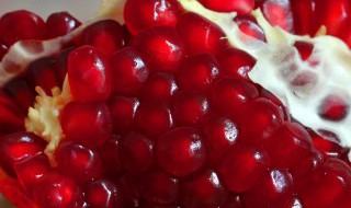 吃石榴不吐籽的危害大吗 完全吃掉也没有没有问题