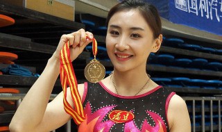 2019年何雯娜公开恋情是谁 何雯娜前男友是谁