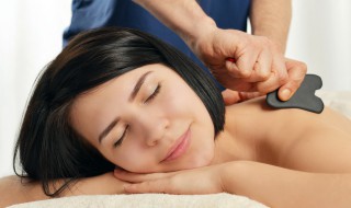 女性全身刮痧怎么做 女性如何进行全身刮痧