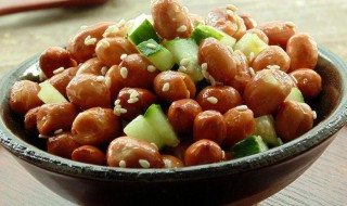 黄瓜洋葱拌花生米的做法 不但口味清爽,营养也是特别的丰富