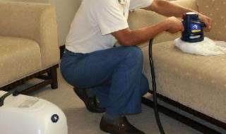 布艺沙发用什么清洗剂 4种最适合布艺沙发的清洁剂