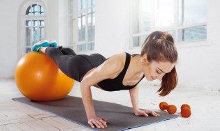 瑜伽垫上的减肥动作 七个动作帮你减肥变完美身材