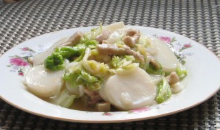 白菜干炒肉家常做法 下面给大家介绍一下