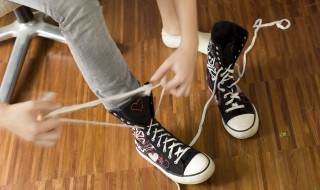 秋天穿裙子搭什么鞋 有这几款鞋秋季穿搭不用愁