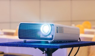 投影仪和电视哪个更好 电视机与投影仪哪个好