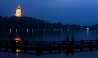 描写西湖美景的一句话 描写西湖美景的句子