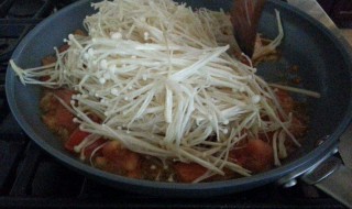 金针菇烧粉丝如何做 具体制作的时候有什么技巧