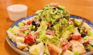 用洋葱如何做色拉 还用到了什么材料