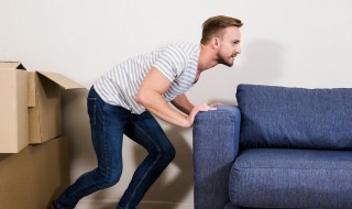 移动家具的技巧 家具的正确搬运方式是这样的
