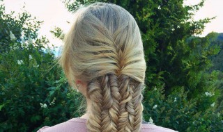 扎鱼尾辫的技巧 鱼尾辫的编织方法有什么