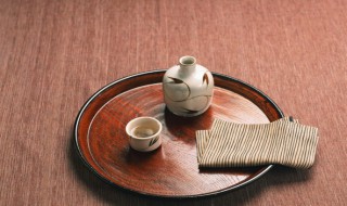 当炉卖酒的典故指的是哪位女子的创业史 当炉卖酒典故的简介