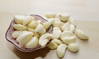 蒜头怎么保存才不发芽 大蒜不发芽保存方法