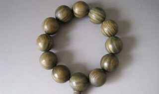 绿檀手串怎么盘 绿檀木手串如何盘玩