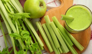 芹菜怎么腌制好吃简单 芹菜怎么腌制才好吃又脆