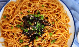 如何做葱油面不那么油 葱油面不那么油的做法