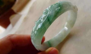 如何鉴别玉镯的好坏 鉴别玉镯的好坏的方法