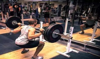 深蹲锻炼哪些肌肉 深蹲锻炼哪里主要是这几个部位