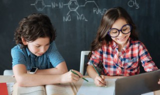 关于红色的作文 红色经典作文