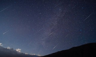 关于流星雨的唯美语录 流星雨唯美句子