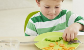 认真挑选东西用成语怎么表达 认真挑选东西用成语如何表达