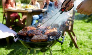 怎么才能快速点燃木炭 如何快速点燃烧烤木炭