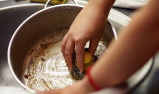 农村铁锅水垢特别厚怎么能去除 农村铁锅水垢特别厚能去除的方法