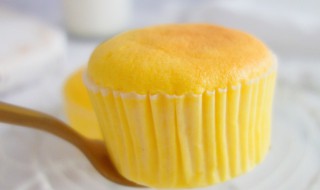 不开裂不回缩酸奶纸杯蛋糕的做法 不开裂不回缩酸奶纸杯蛋糕怎么做