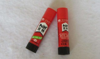 学生用的固体胶棒味道刺鼻有毒吗 学生用的胶棒有毒吗