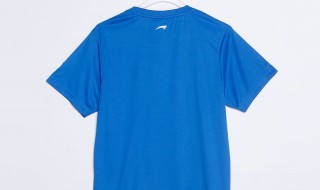 蓝色衣服出汗后变成红色如何去除 解决方法