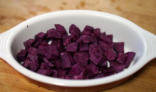 ↘粗粮紫薯面包的做法 粗粮紫薯面包怎么做