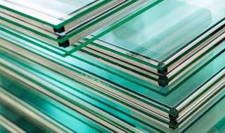 玻璃的原材料是什么 玻璃是什么东西做的