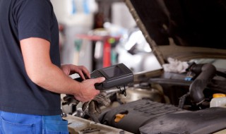 锡柴废气管冒气正常吗 锡柴发动机废气管冒白烟是什么原因