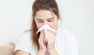 鼻窦炎分泌物什么颜色 鼻炎擤出来的鼻涕是什么颜色