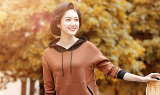 中年女卫衣穿搭方式 这些衣服值得入手
