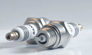 长安逸动火花塞多久换 逸动火花塞怎么更换