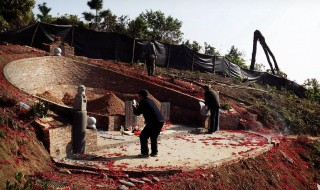 迁坟时什么人不能去 请看回答