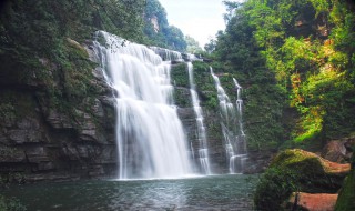 都匀摆瀑布在哪里 旅游攻略