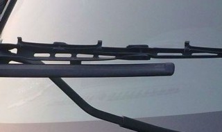 雨刮器的更换 更换使用原厂雨刮