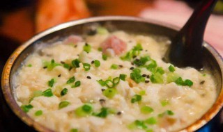 小白菜粥怎么做好吃 这道白菜粥简单的不得了