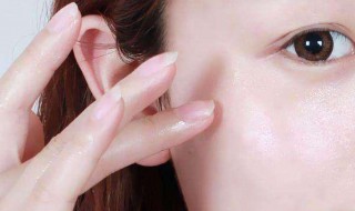 爽肤水和精华液哪个先用 大部分人都做错了