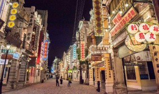 三亚小吃一条街在哪 关于三亚的信息简介