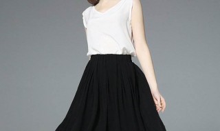 黑色百褶短裙搭配 这样搭配你试过吗