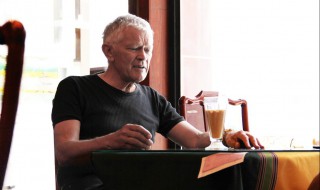 外国人吃饭用什么 需要具体分析一下