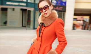 橘色大衣怎么搭配好看 早春橘色外套显白又提神