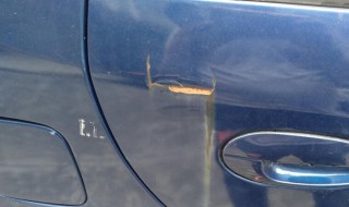 车腻子在车漆上怎么去掉 产生车腻子的原因是什么