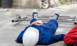 工伤二次手术费怎么办 工伤手术费该谁出